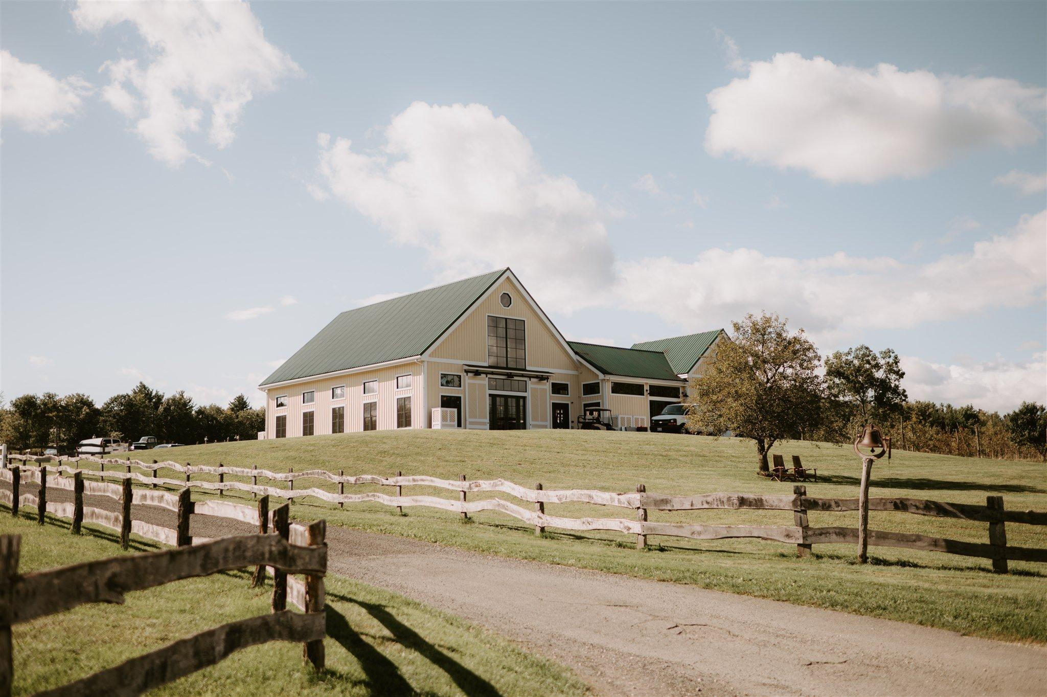 The Wedding Website of Larissa Cade and Connor Frazier