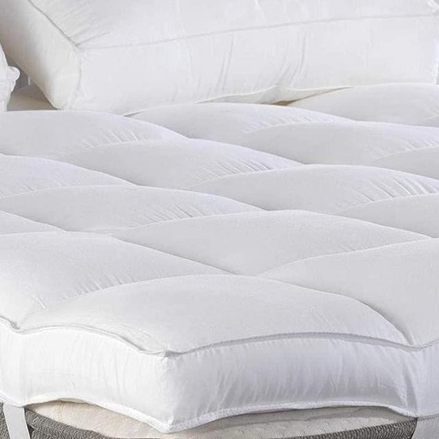 King Mattress Topper, Plush Pillow Top Mattress Pad/Bed Topper, Hotel Quality Down Alternative, 3" Thick