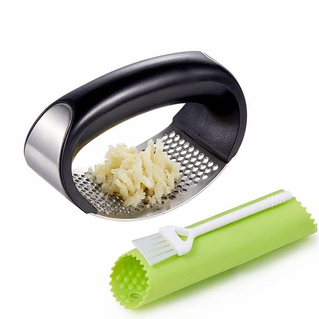 Garlic Press Rocker Silicon Garlic Peeler Stainless Steel Garlic Mincer Clove Crusher Masher Mincing Tool Innovative NEW Kitchen Gadget (silver black color)