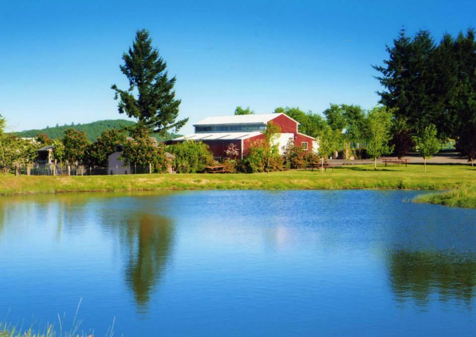The Wedding Website of Tiffany Earlewine and Clayton Bourne