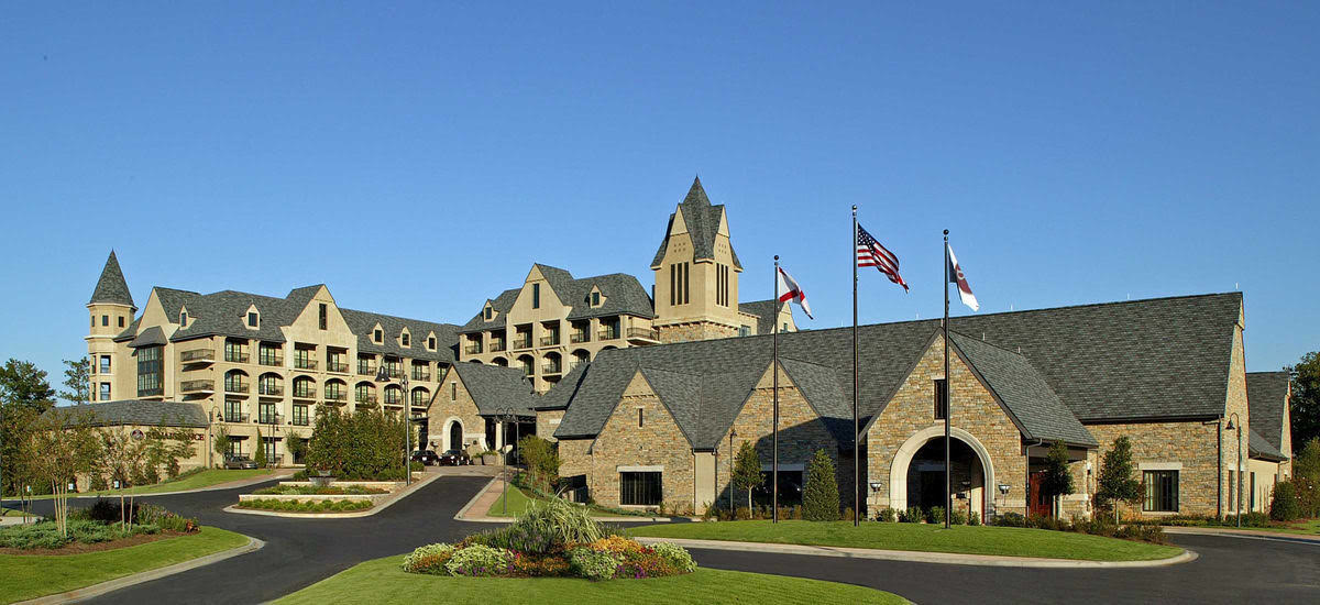 The Wedding Website of Tyler Douglas Howard and Lesley Ann Grammer