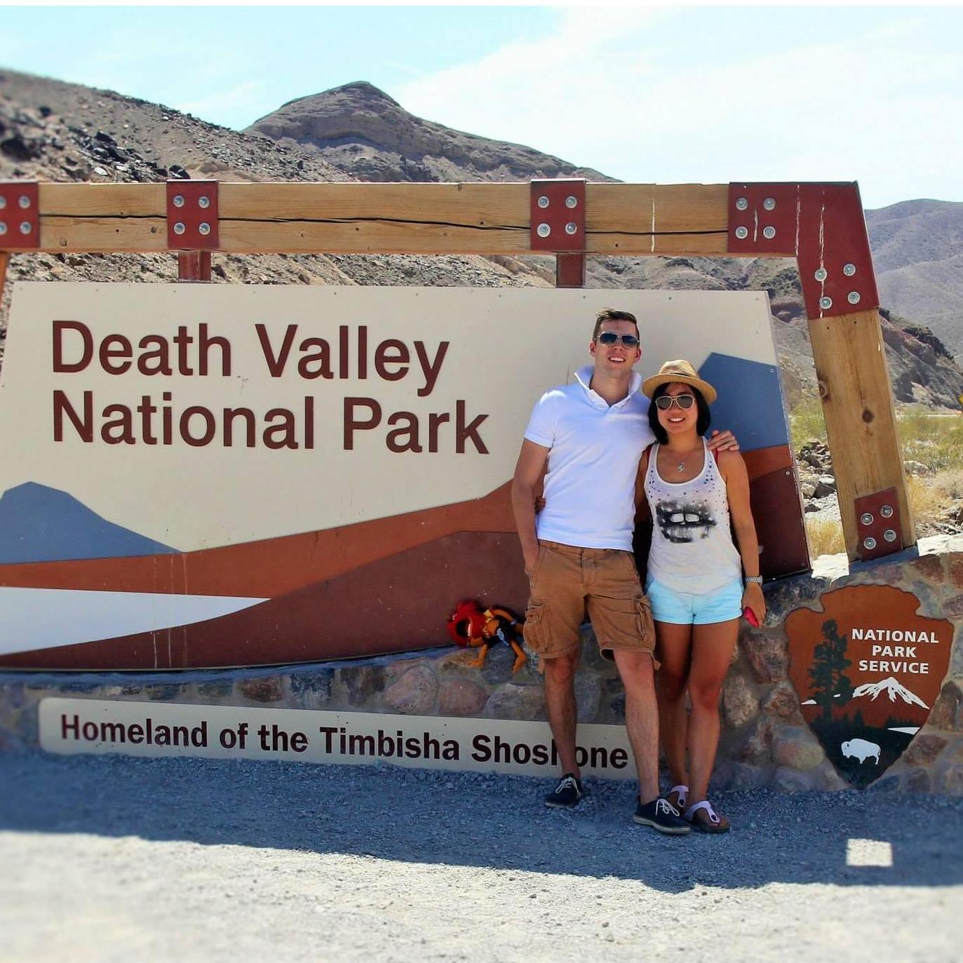 These two travels bugs are very fortunate to be able to travel all over the world. Here's a photo of our second trip together to Nevada! p/s: see if you can spot Animal!