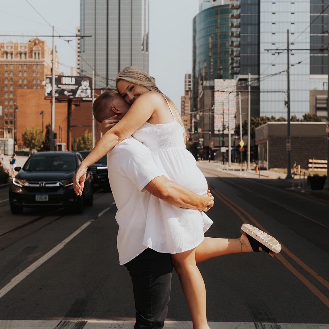 8.4.24

Engagement photos @ Crossroads, Kansas City, MO