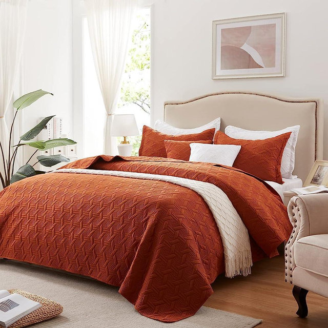 Quilt Set King Size 3 Pieces,Lightweight Burnt Orange/Rust Bedspread-98''x106'',Soft Microfiber Summer Quilt,Luxurious Warm Bamboo Pattern Coverlet Sets for All Seasons (Includes 1 Quilt, 2 Shams)