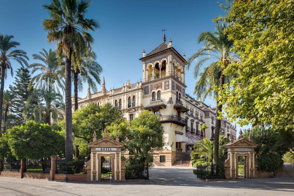 The Wedding Website of Carmen Rivers Gutiérrez and Marcel Schneider