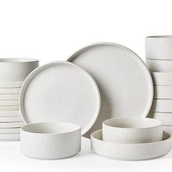 Famiware Star 24-Piece Stoneware Dinnerware Sets, Service for 6 - Shallow Pasta Bowls & Flat Plates, Modern Rustic Reactive Glaze Dishes, Chip/Scratch Resistant, Microwave/Dishwasher Safe, Matte White