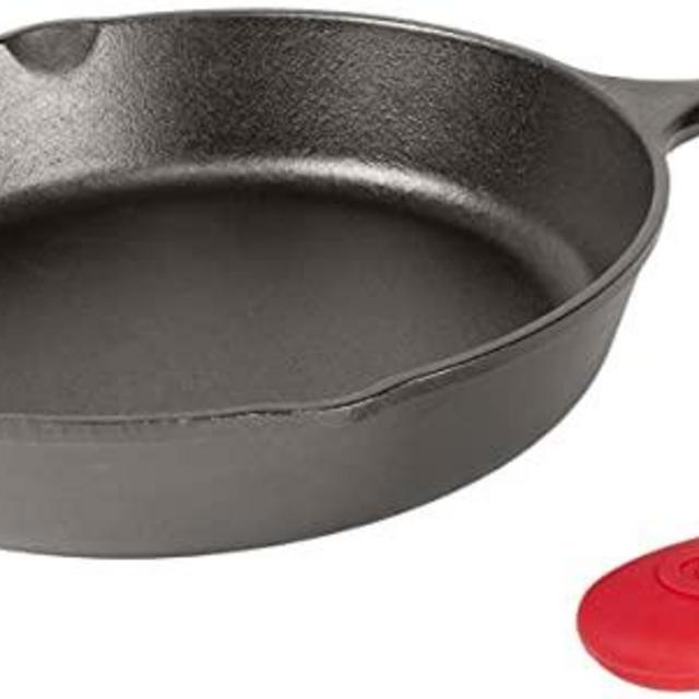 Lodge Cast Iron Skillet, Pre-Seasoned with Silicone Hot Handle Holder , 10.25 Inch Dia, Black/Red Silicone (L8SK3ASHH41B)