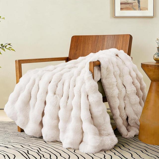 Comelady Faux Rabbit Fur Throw Blanket for Couch,Soft Fluffy Thick Bubble Blanket for Bed Sofa Room Decor-Lightweight Cozy Fuzzy Blanket Gifts for Women Men,Cream White,50"×60"