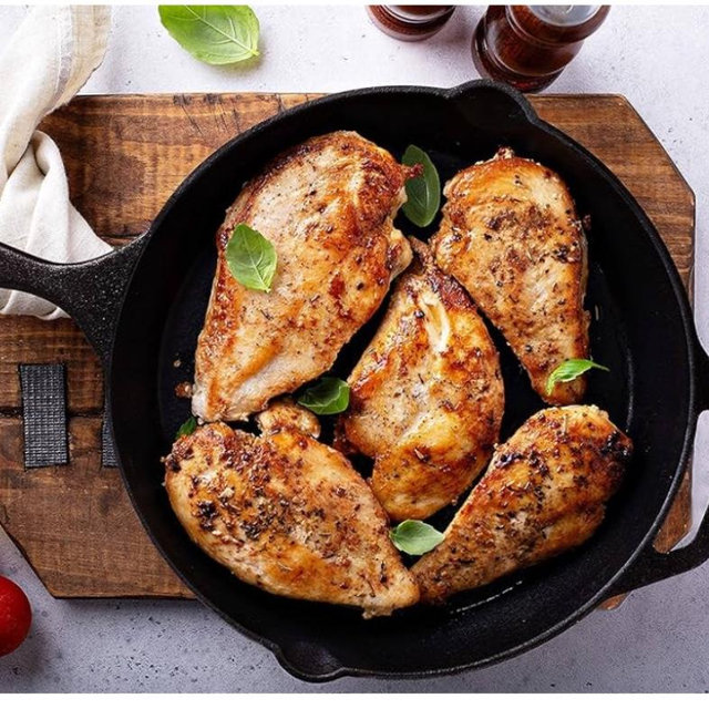 Utopia - Cast Iron Skillet