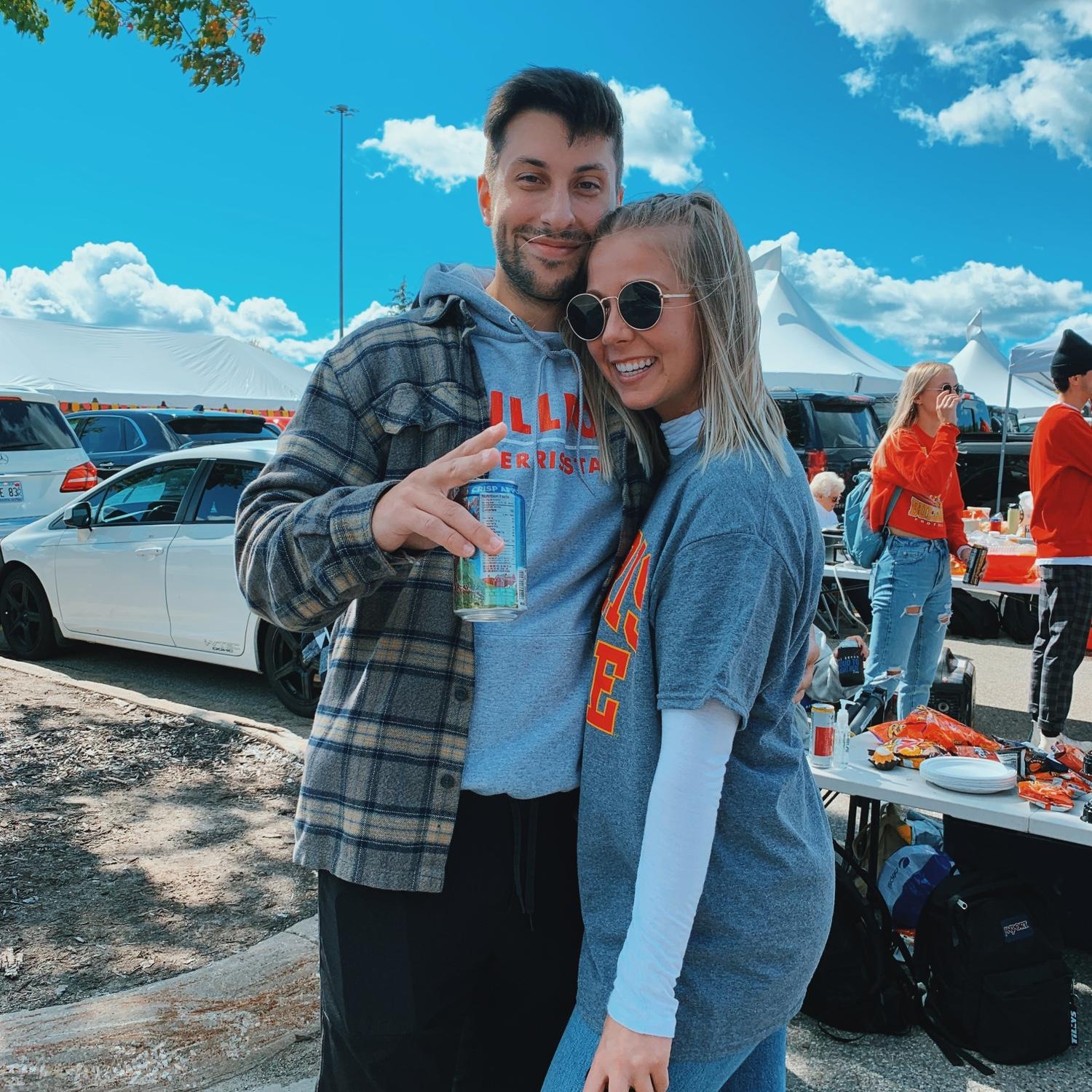 One of many tailgates supporting the dawgs!