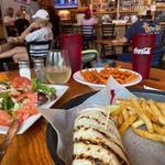 Henry's Restaurant & Bar