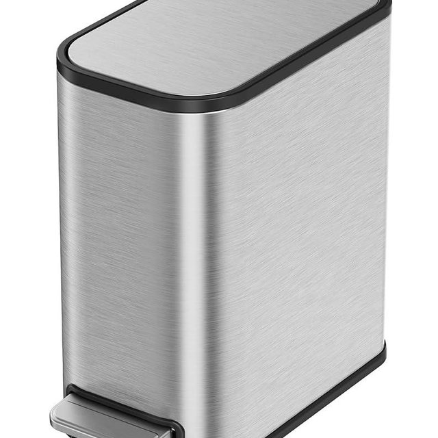 Cesun Silver Bathroom Trash Can, 1.3 Gallon Small Garbage Can with Lid, Metal Slim Trash Bin with Foot Pedal, Waste Basket for Bathroom, Bedroom, Office, Silver, 5 Liters
