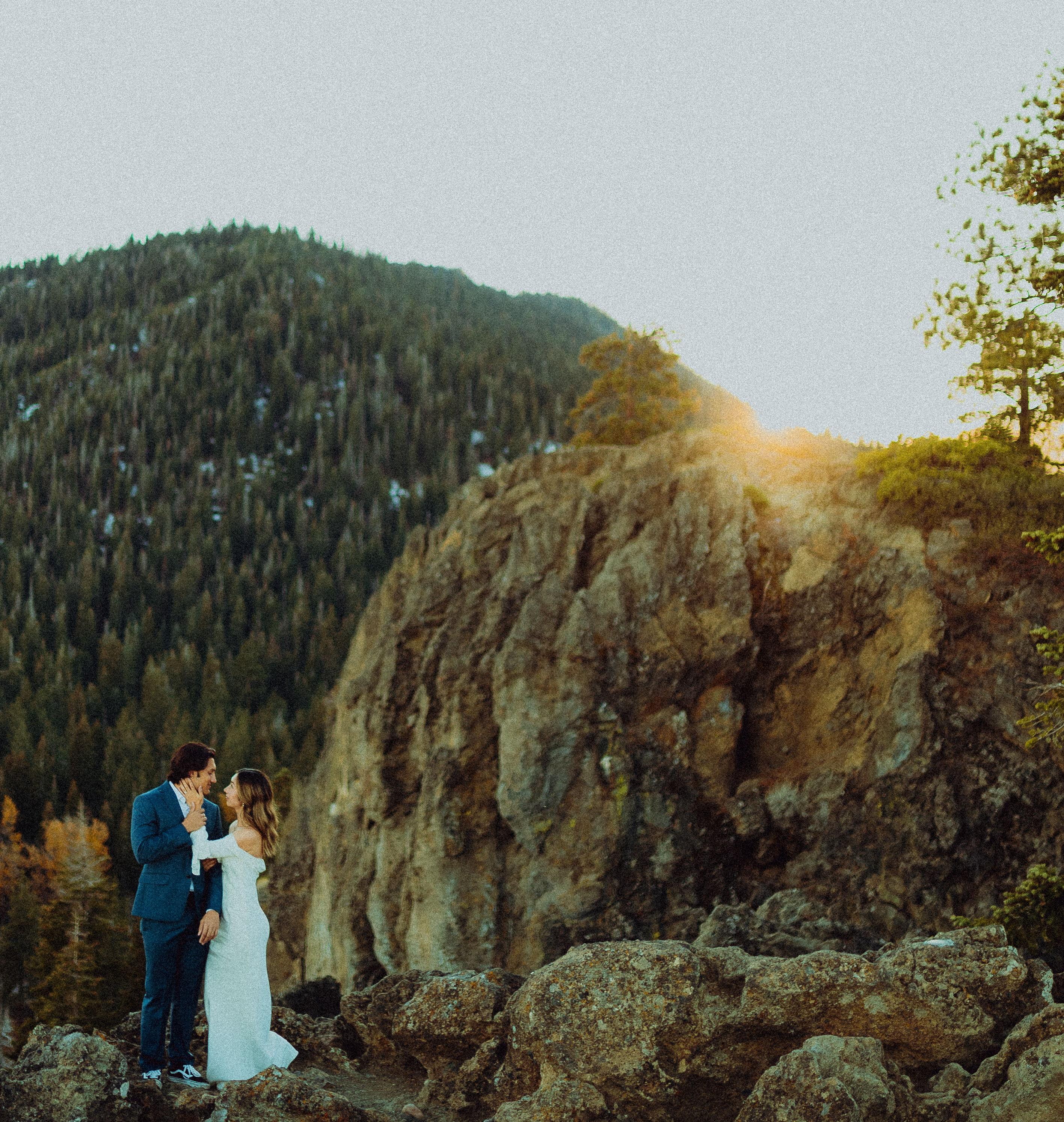 The Wedding Website of Alexa Hoops and Abrahim Ahmed