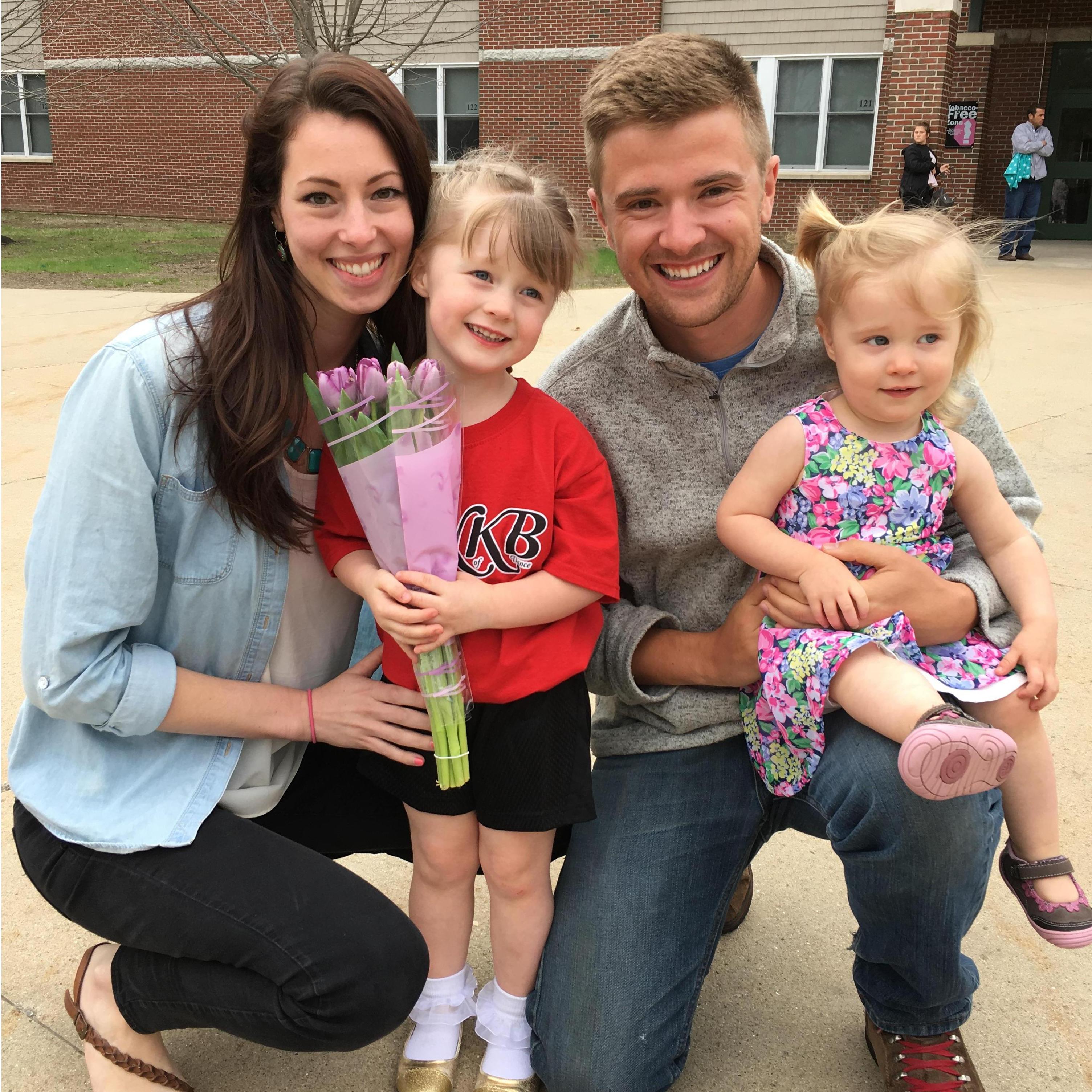 Hannah and Andrew went to Mae's dance recital.