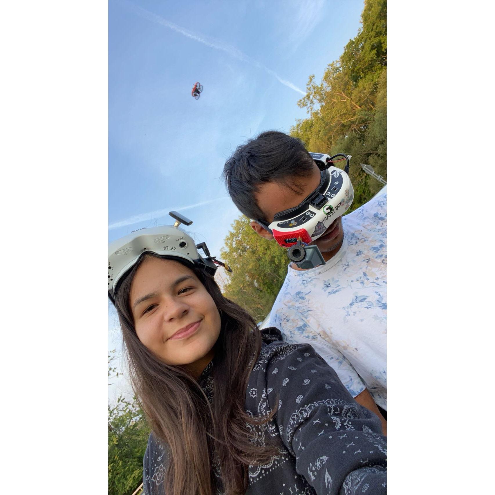 Flying drones together