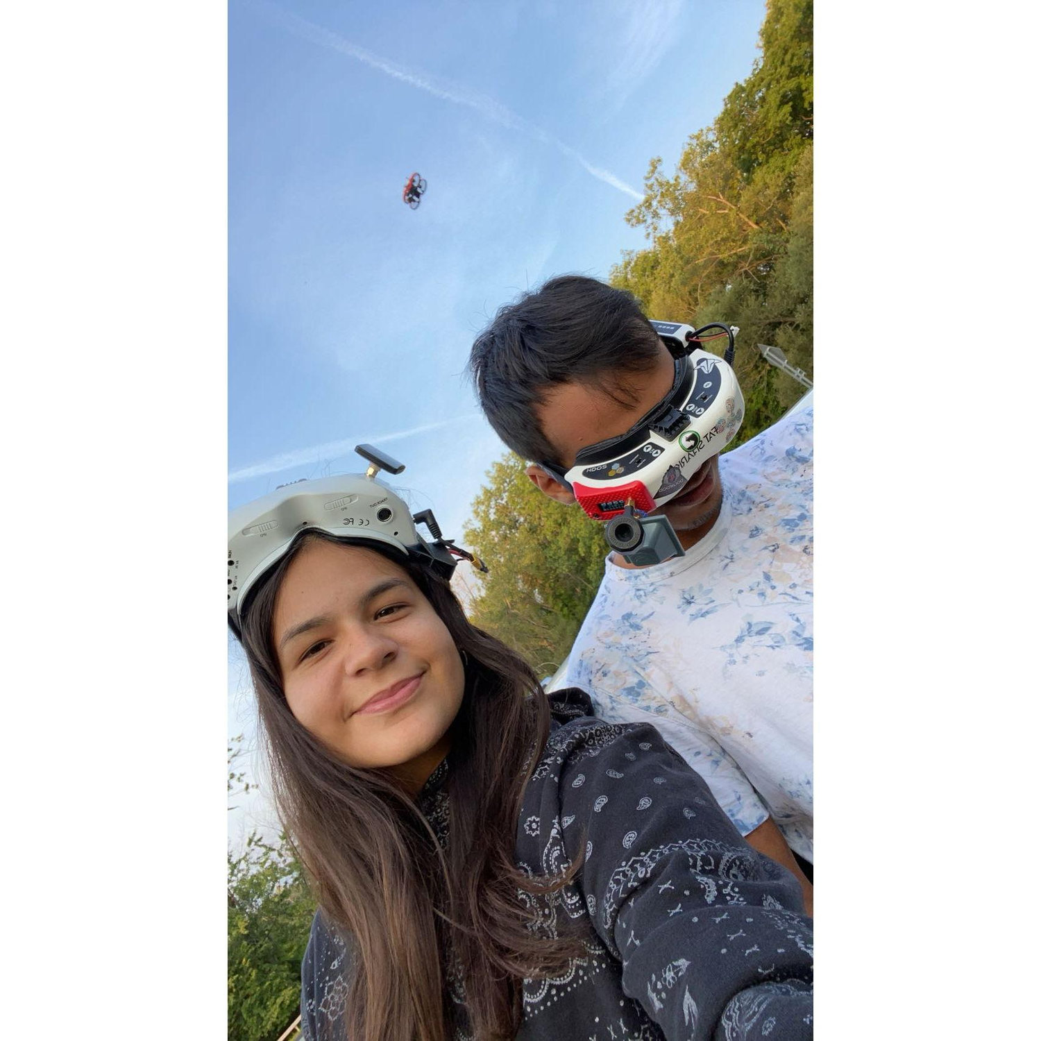 Flying drones together
