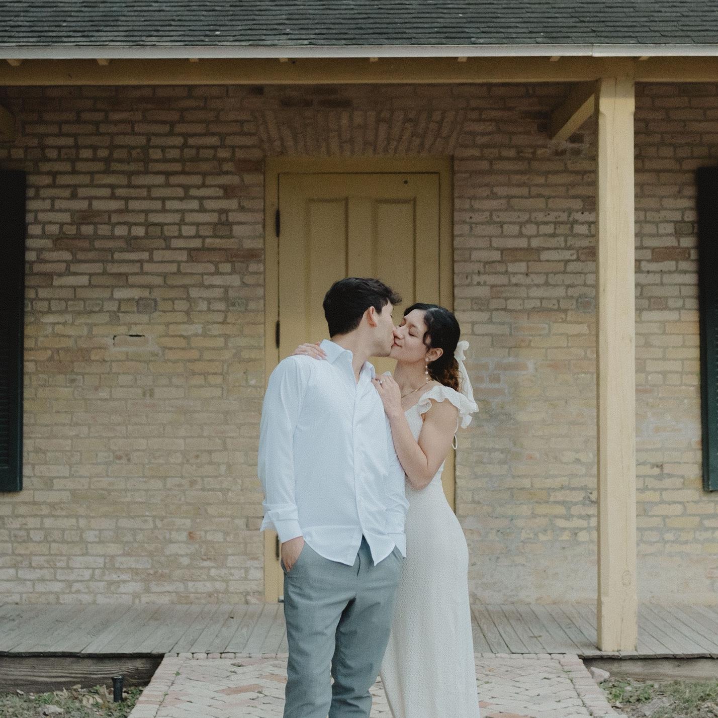 Con cada experiencia vivida, hoy estamos listos para unir nuestras vidas para siempre.