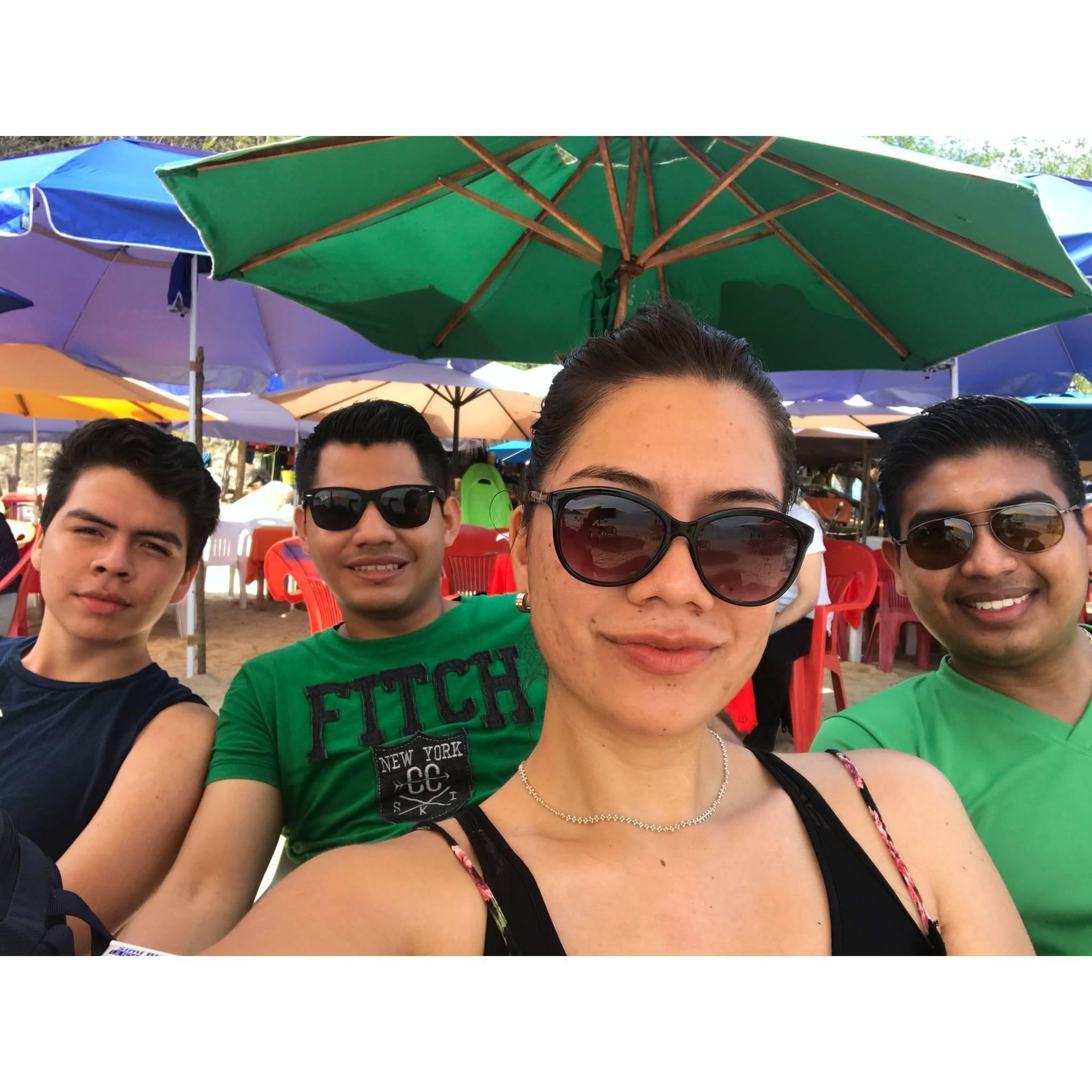 At El Arrocito beach, Huatulco, Oaxaca, Mexico.
Jan. 01st, 2018
