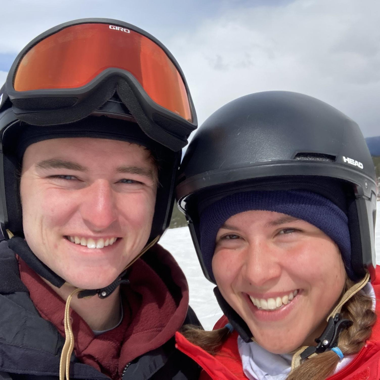 Another skiing photo, taken the day Esther learned to ski! Jack joined the lesson to keep her company, and got called out for his "un-beginner-like" skills ⛷️