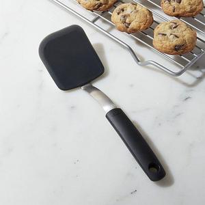 OXO - OXO © Grey Cookie Spatula