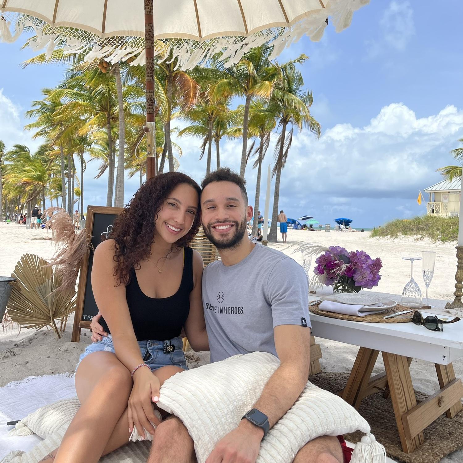 May 22, 2022:
Shawn surprised Brenda with a very special first anniversary date as BF & GF… he knew he would top this for the proposal!!