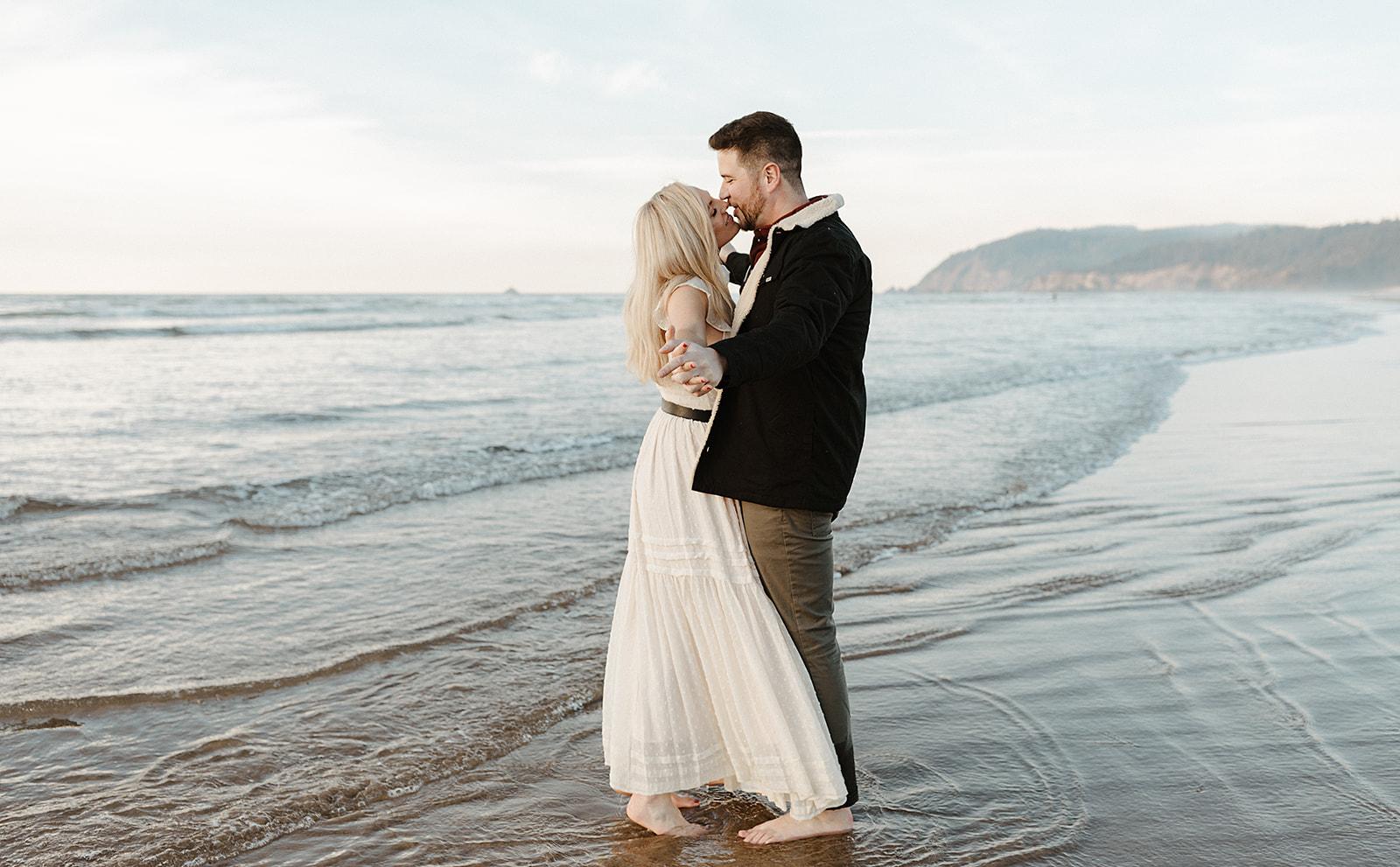 The Wedding Website of Kelly Frazier and Adler Hoff Schmidt