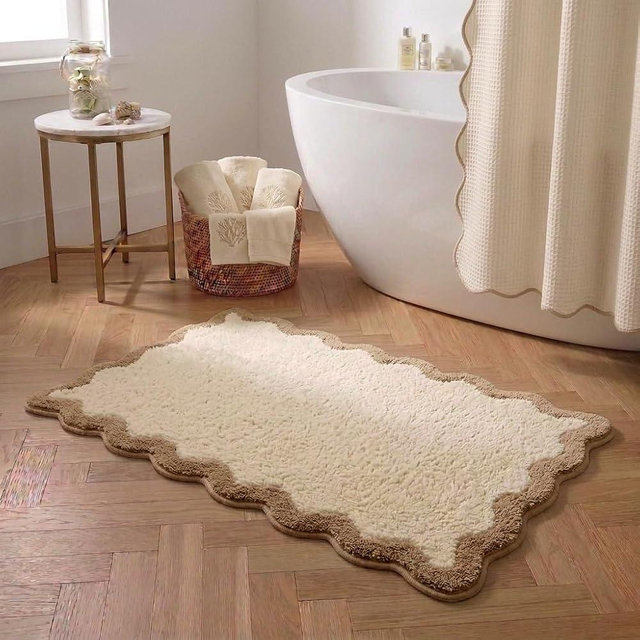 Farmhouse Decor Cute khaki Scalloped Bathroom Mat, Fun Plush Luxury Microfiber Bath Rug Aesthetic Washable Bath Mat Non-Slip for Bathroom, Tub, Floor Carpet, Sink, Shower, Extra Soft, Absorbent, 32x20