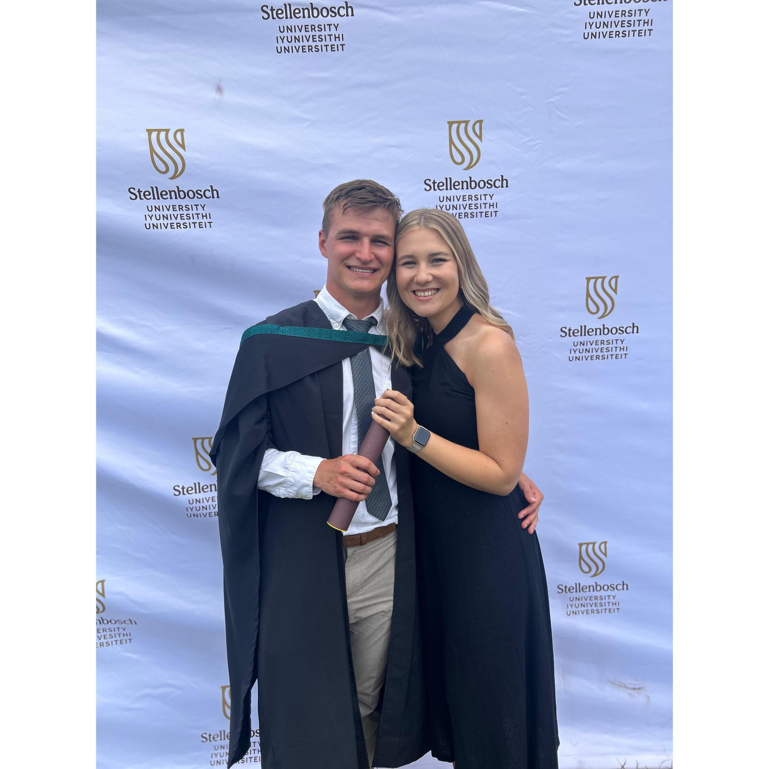 Another graduation, but this time with a lot more excitement for what's to come and a lot of prayers answered!
ONS GAAN GEORGE TOE!!