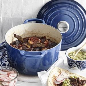 Le Creuset Signature Enameled Cast Iron Round Dutch Oven 5 1/2-Qt.