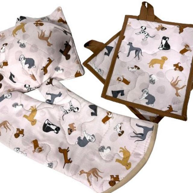 Dog Quilted Fabric Pot Holders, Oven Mitt and Microwave Bowl Cozy