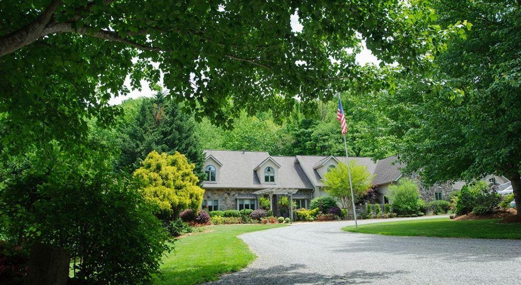 The Wedding Website of Tessa Miles and Alex Eason