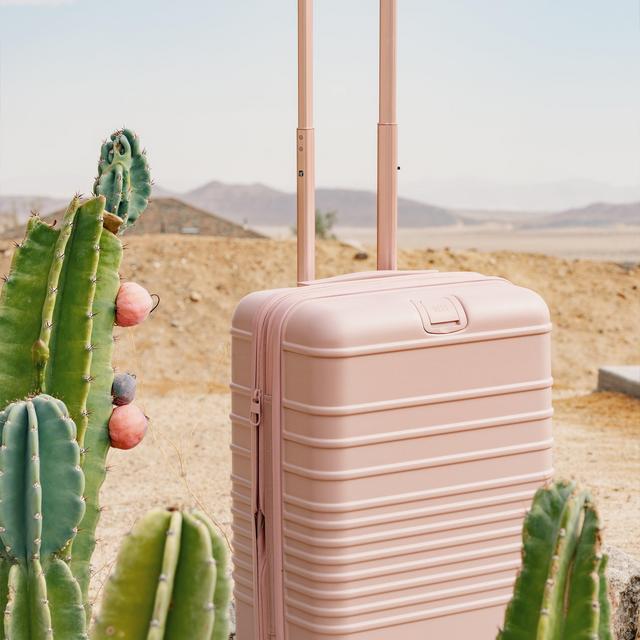 The Carry-On Roller