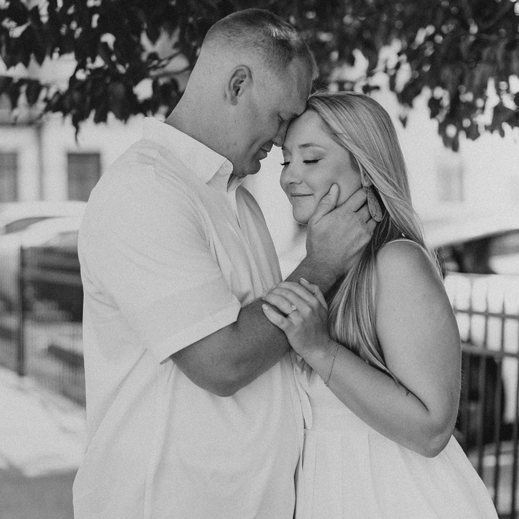 8.4.24

Engagement photos @ Crossroads, Kansas City, MO
