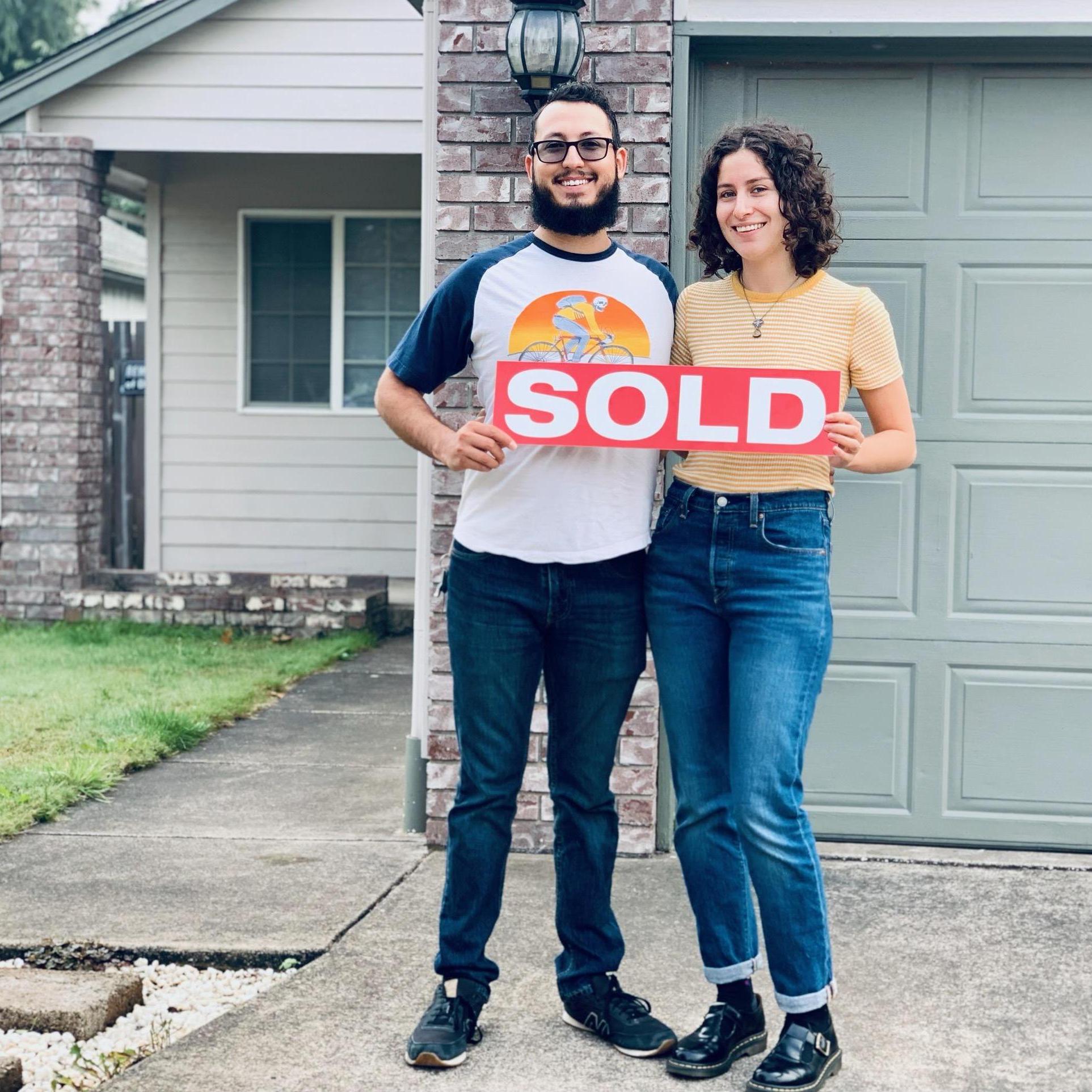 2020 (although stressful and going through a global pandemic) was major! We got enganged, moved across the country to Oregon after I got accepted to graduate school, and we bought a house!!