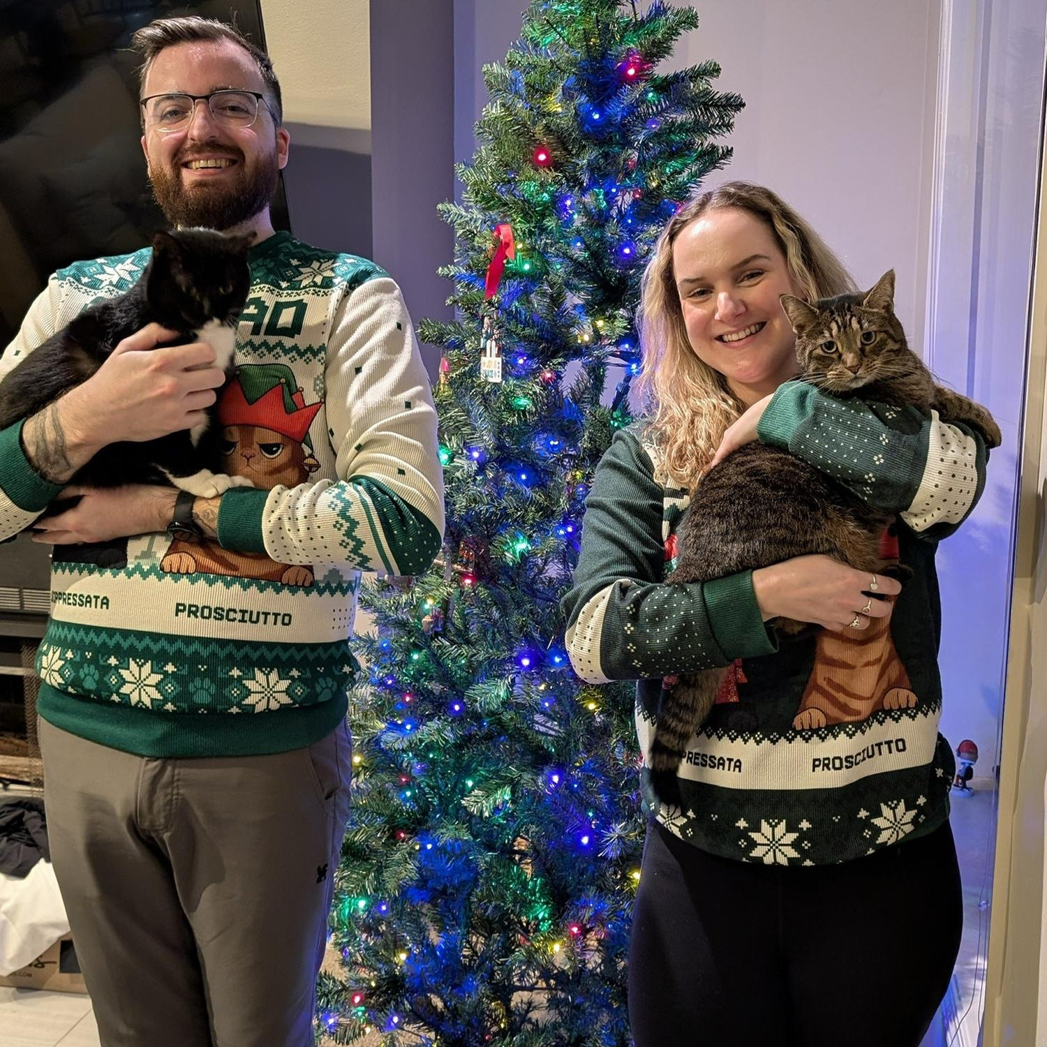 Christmas with our girls 😻