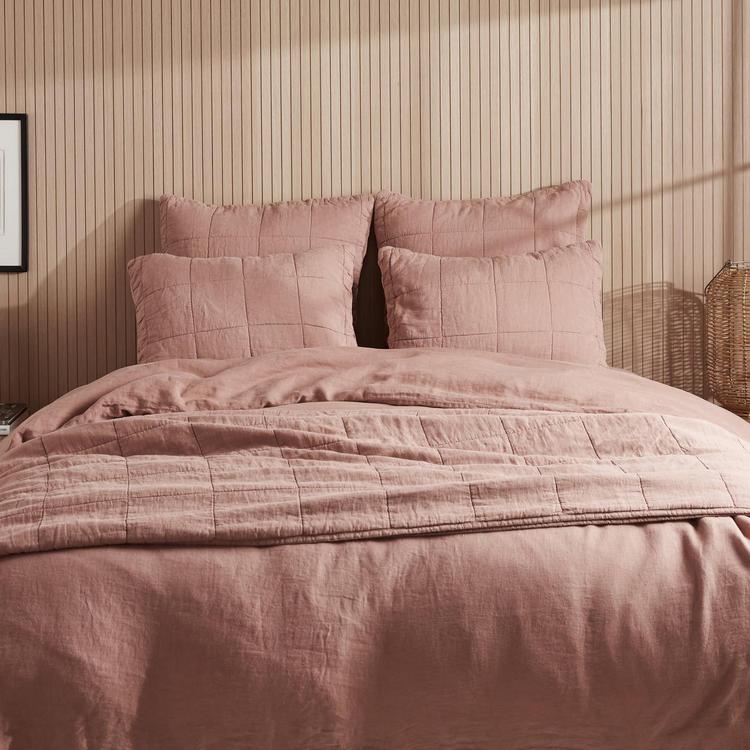 Garment Dyed Linen Box Quilt