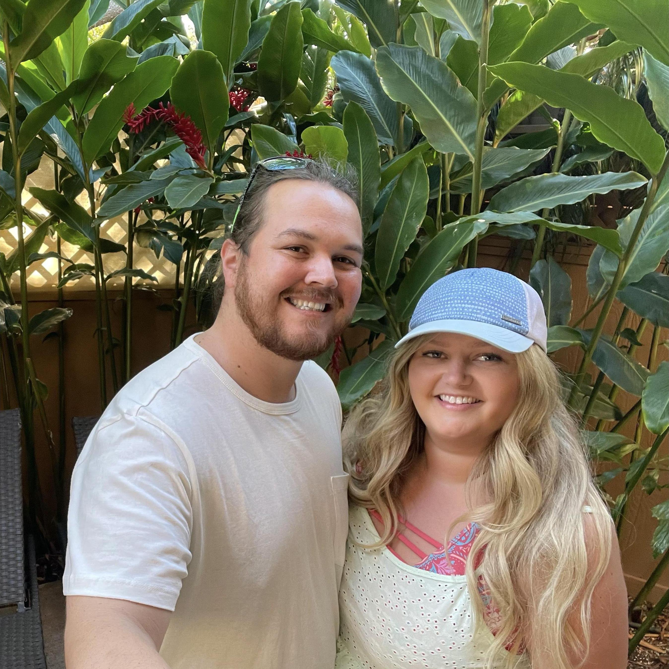 Quick photo op in our backyard oasis at the Napili Bay AirBNB. We had such an amazing time in Maui with Izzy's parents & brother, Marshall!