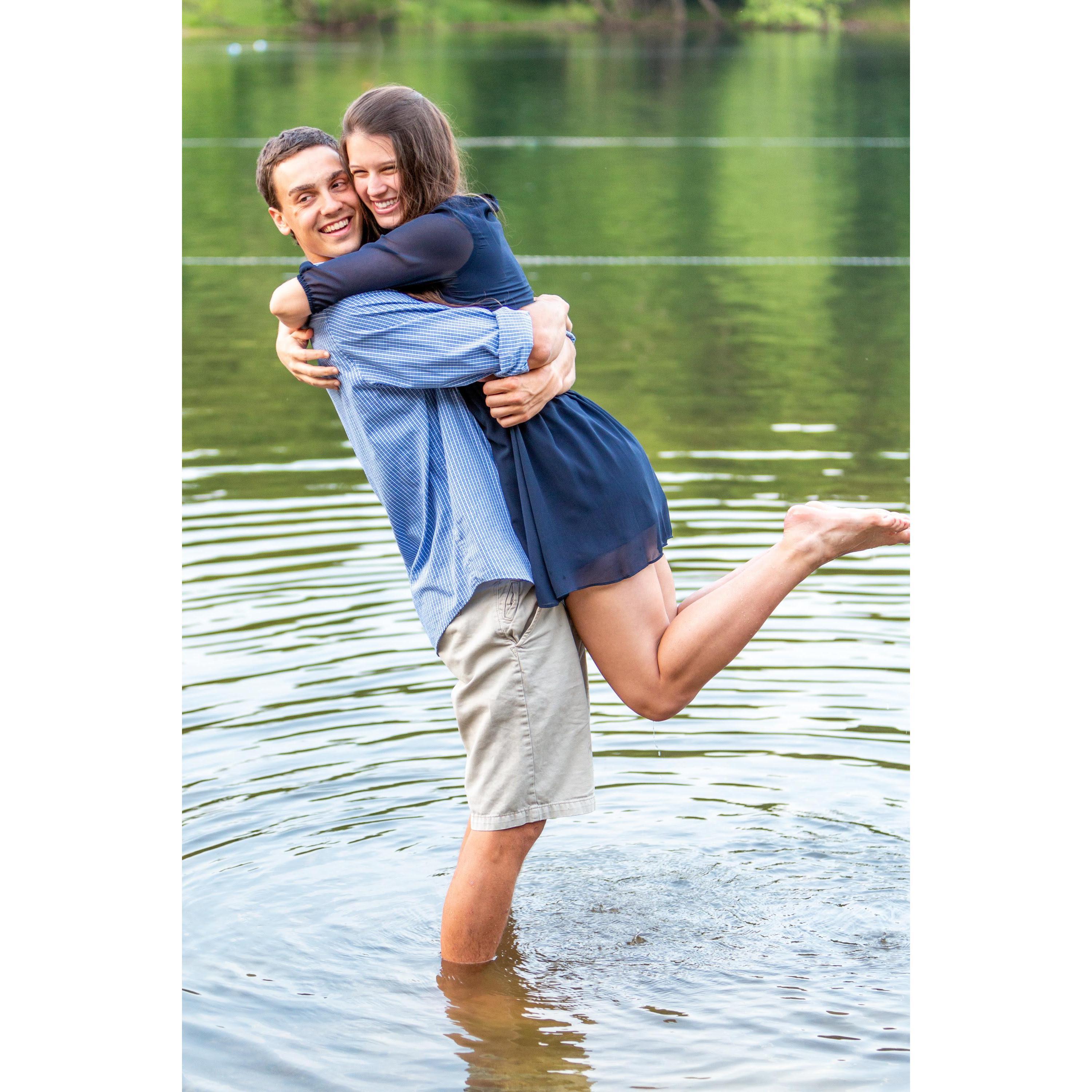 You may remember this cute shot from our Save the Dates 😊