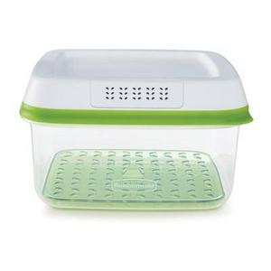 Rubbermaid 11.1 Cup FreshWorks Produce Saver Food Storage Containers Green
