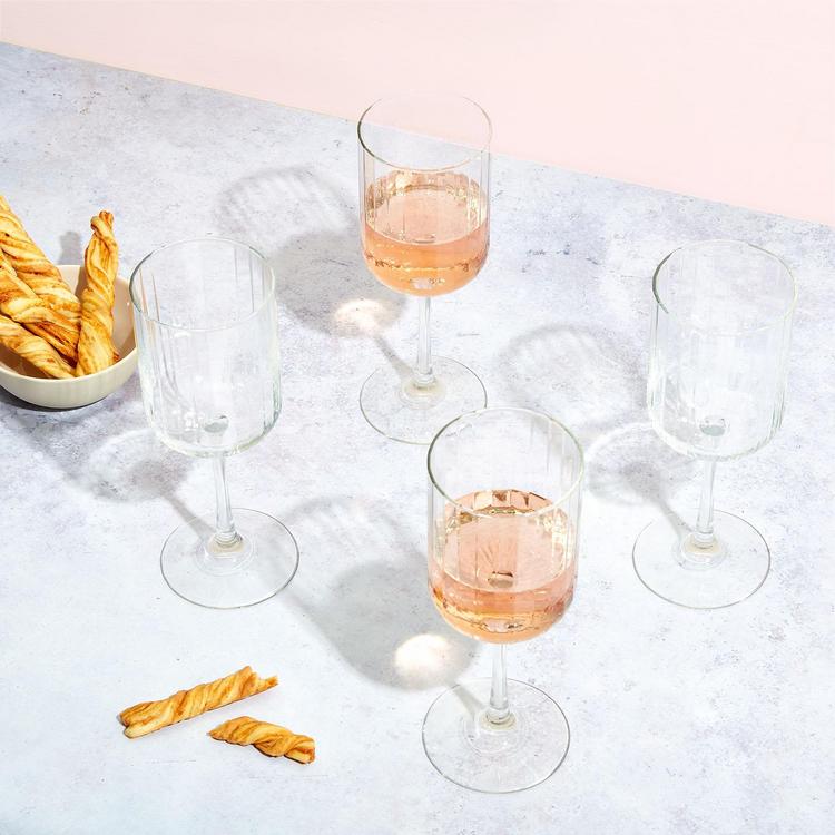 Ribbed Wine Glasses - Sleek Modern Vibes