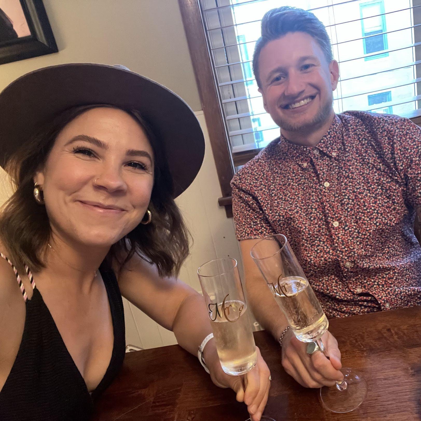 Incredible Reunion: My Online Girlfriend After 3 Long Years - vpylat1