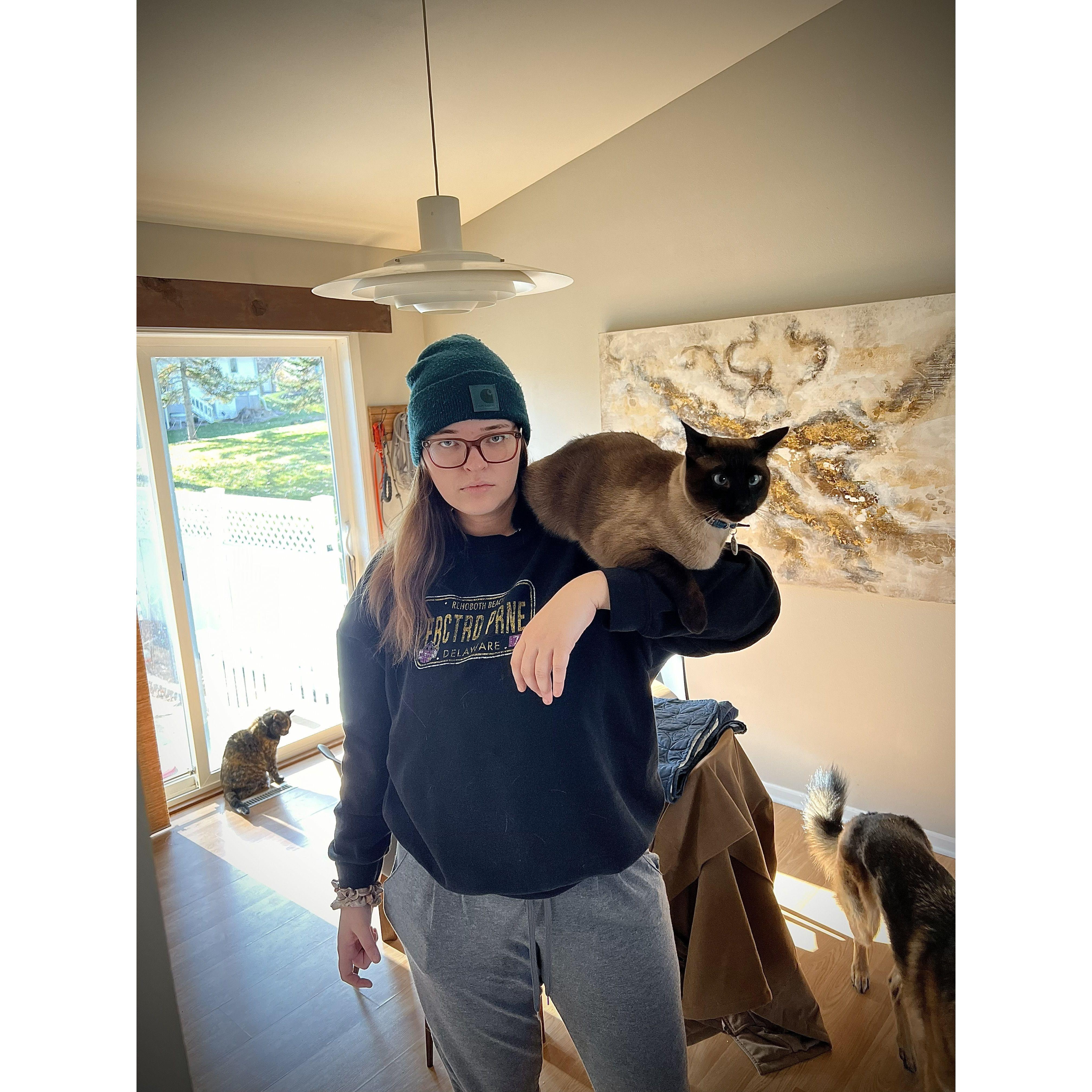 2023 - one of MANY afternoons spent unwinding with the kitties <3.