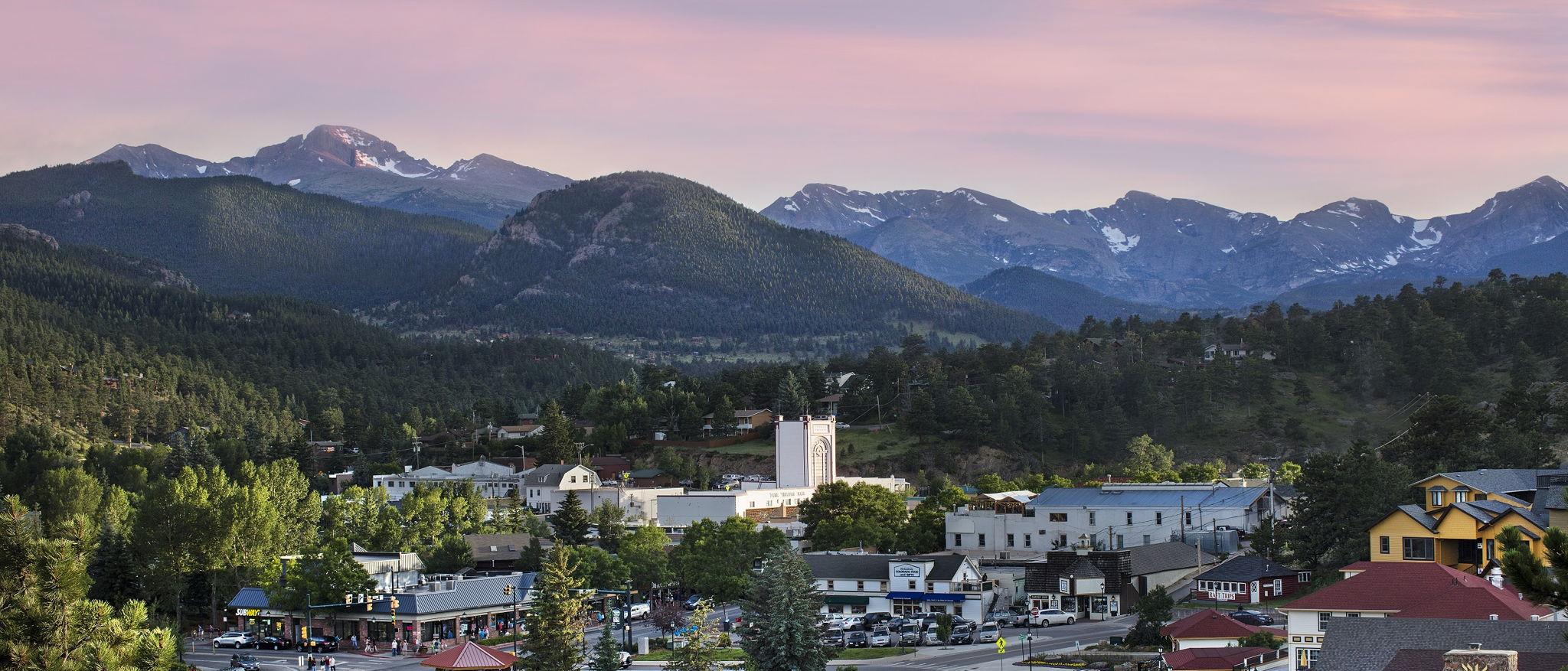 The Wedding Website of Lauren St. Onge and Grant Dean