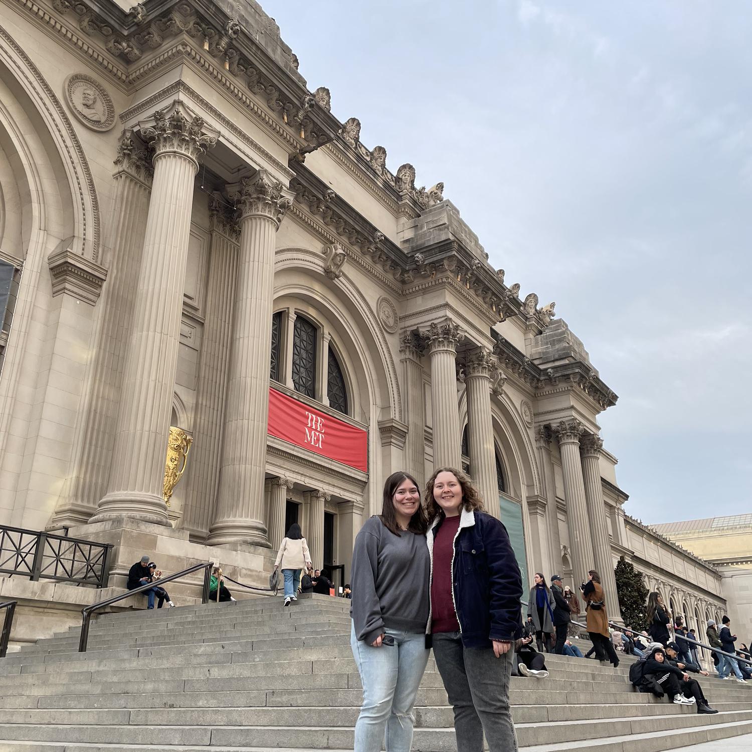 MET steps like Gossip Girl