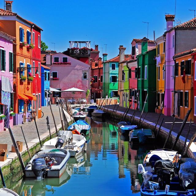 Half-Day Trip and Lunch in Burano