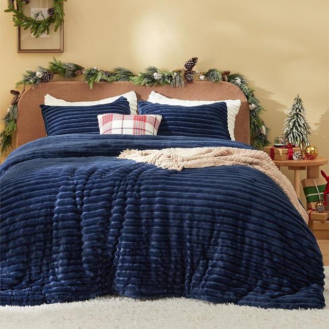 Bedsure Fluffy Comforter Set King Size - Super Soft Faux Fur Bed Set Navy, Winter Warm Plush Fleece Bedding, 3 Pieces, 1 Shaggy Fuzzy King Comforter with 2 Pillowcases