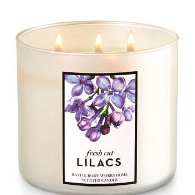 Bath & Body Works 3-Wick Candle in Fresh Cut Lilacs