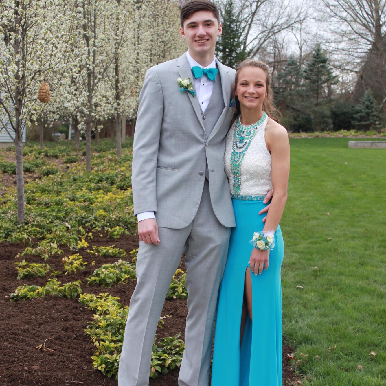 2018 // Ashleys junior year and Seths senior year prom!!