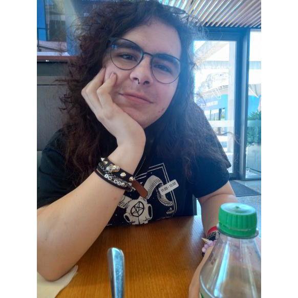 They took my on a date to the war memorial <3