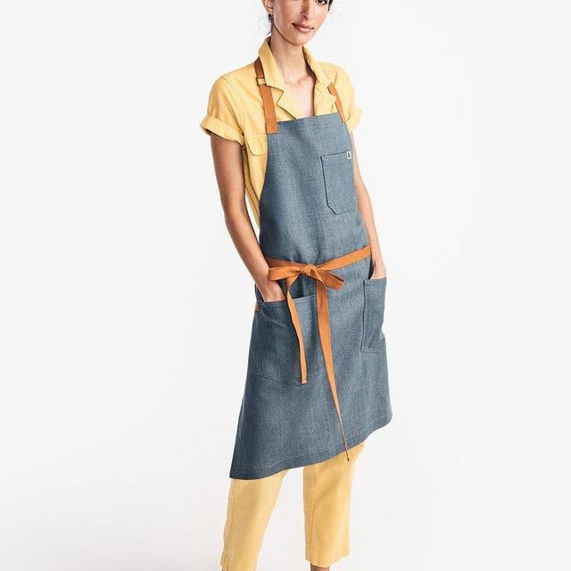 The Essential Apron - Cedar